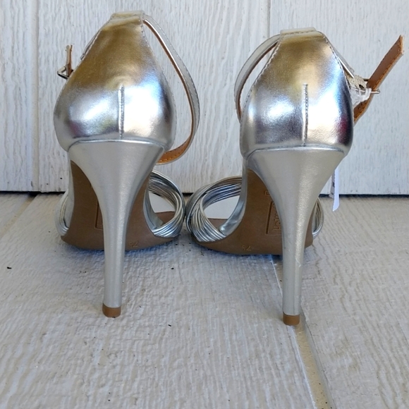 Silver Splash Women's Strappy Heels - Picture 4 of 7